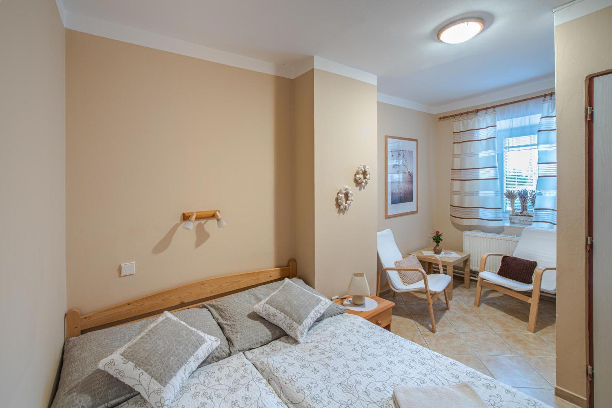 Apartmany Adrspach " U Kozaru " Теплице-над-Метуи Экстерьер фото