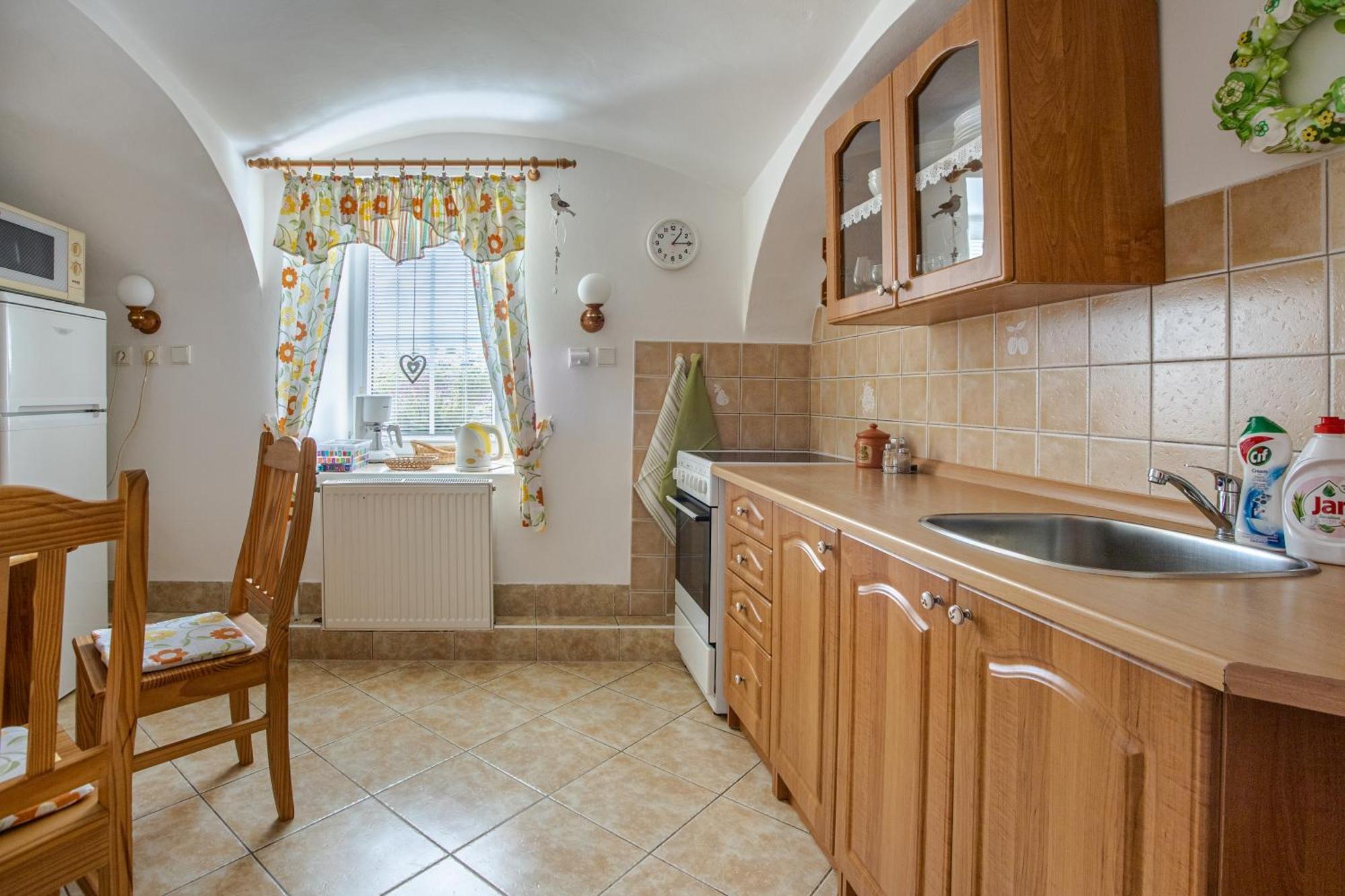 Apartmany Adrspach " U Kozaru " Теплице-над-Метуи Экстерьер фото